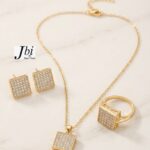 Golden Radiance Square Pavé Set